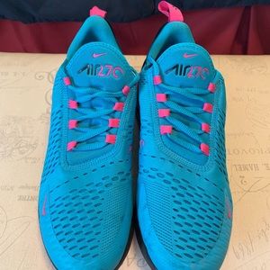 Women’s Nike 270 size 8.5